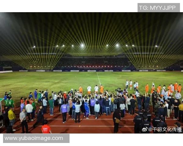 足球明星成名之路:从青涩少年到绿茵场上的璀璨星辰 足球明星成名之路:从青涩少年到绿茵场上的璀璨星辰